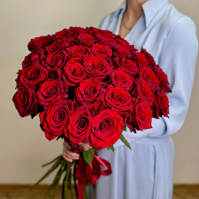 Роза &laquo;Эквадор Эксплорер&raquo; &mdash; 31 шт., атласная лента.